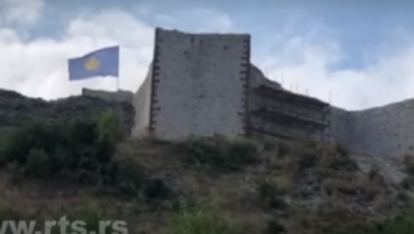 Šiptarska zastava na srpskoj svetinji