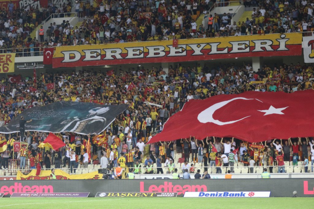 tribine na meču Malatija - Partizan