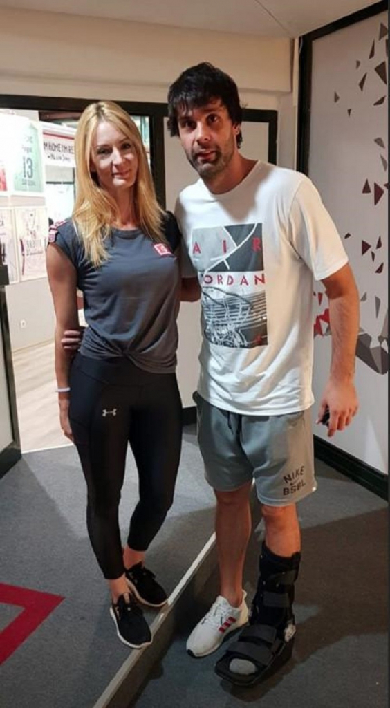 Miloš Teodosić sa specijalnom čizmom na nozi