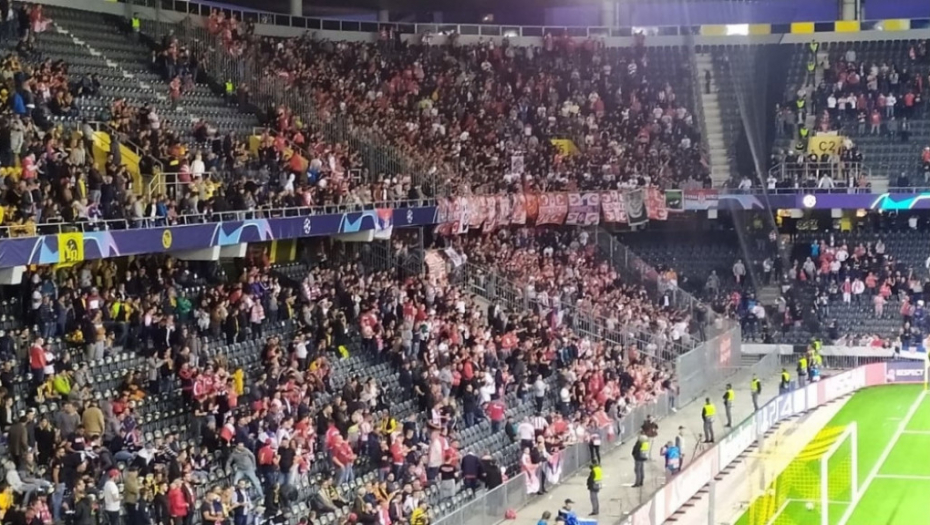 navijači Zvezde na tribinama stadiona &quot;Švajcarska&quot;