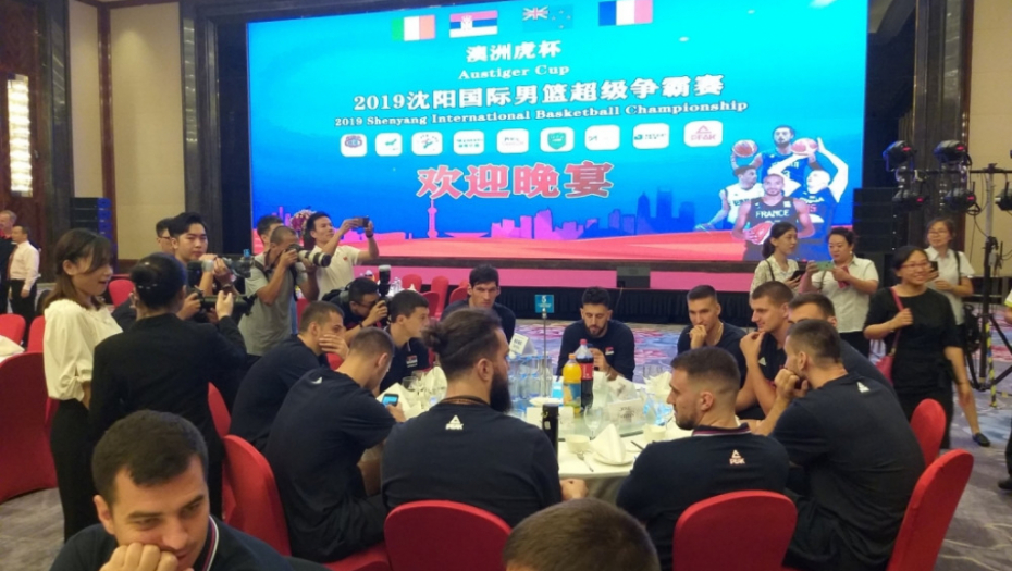 Svečana večera u Šenjangu