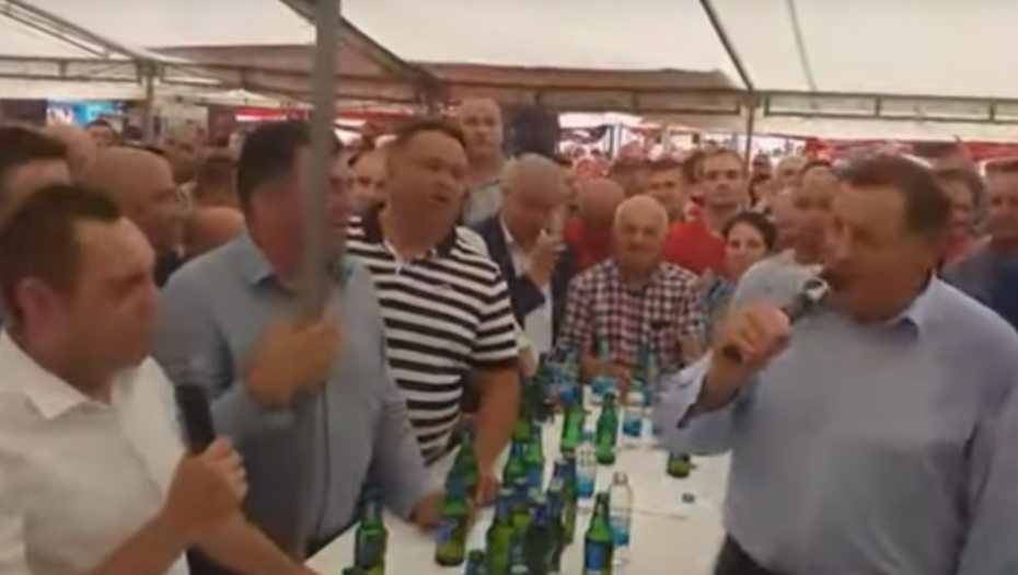 Vulin i Dodik pevaju Baju Malog Knindžu