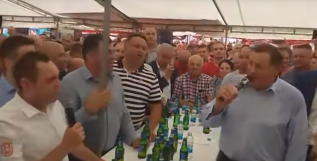 Vulin i Dodik pevaju Baju Malog Knindžu