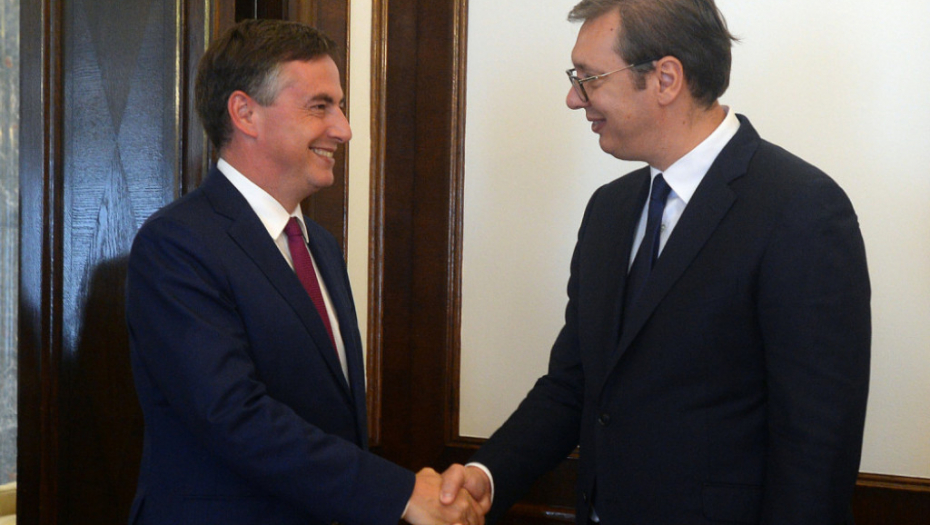 Aleksandar Vučić, Dejvid Mekalister