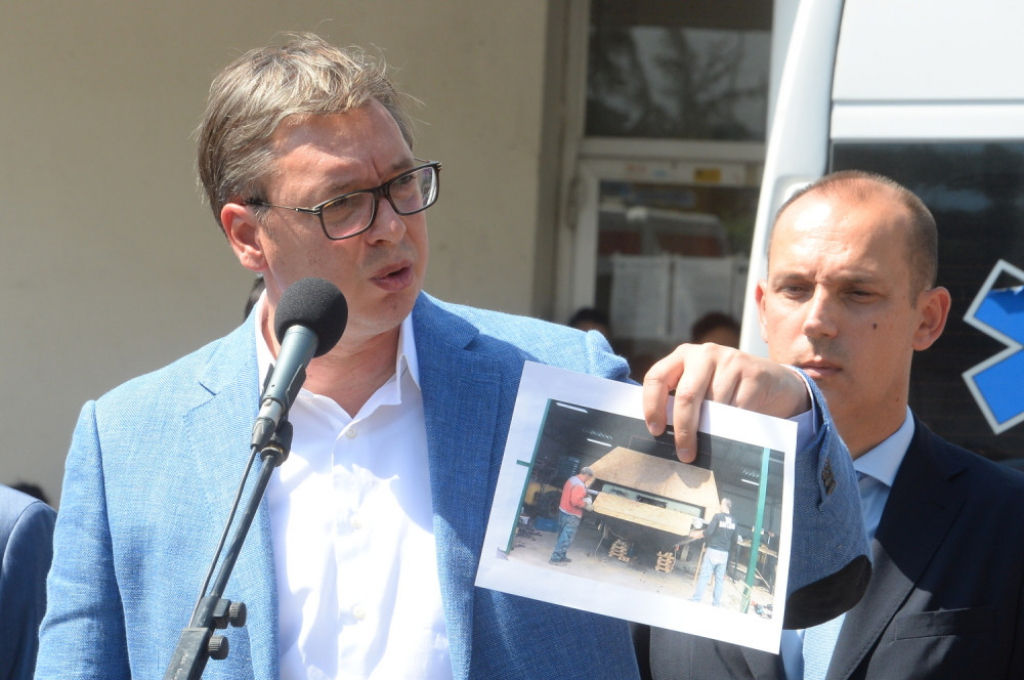 aleksandar vučić, tenk