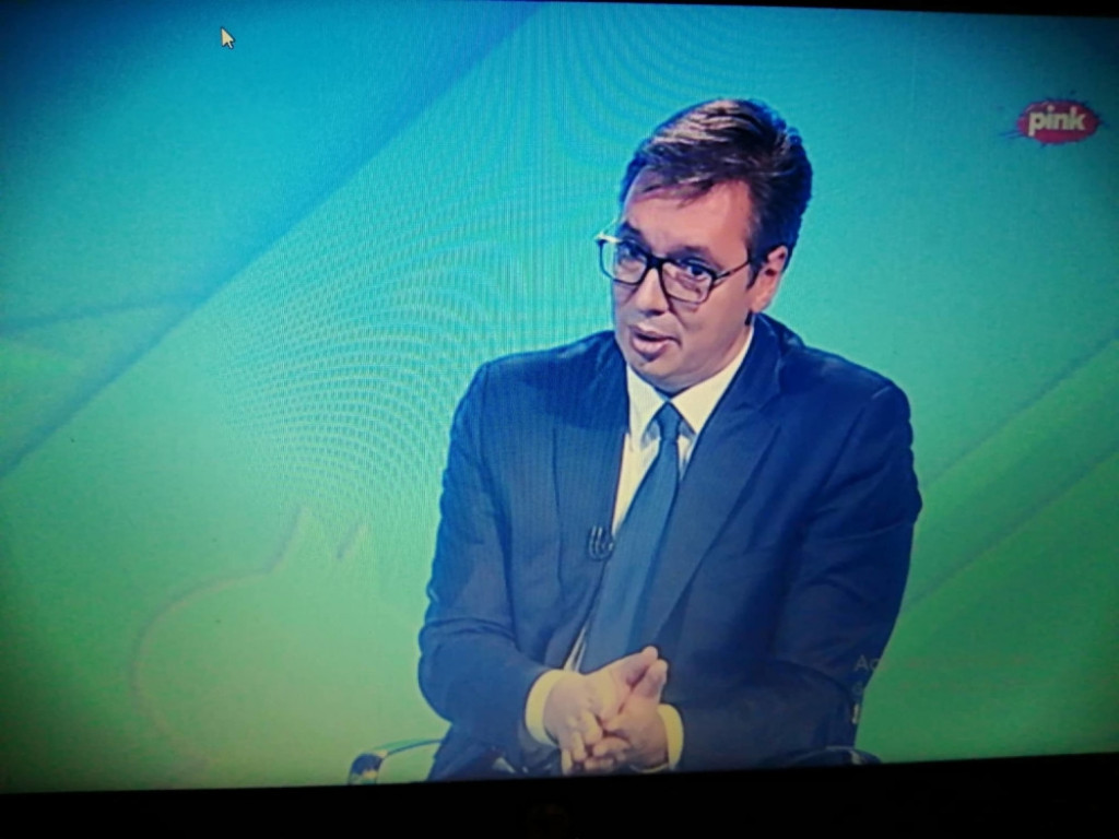Aleksandar vučić, Hit Tvit