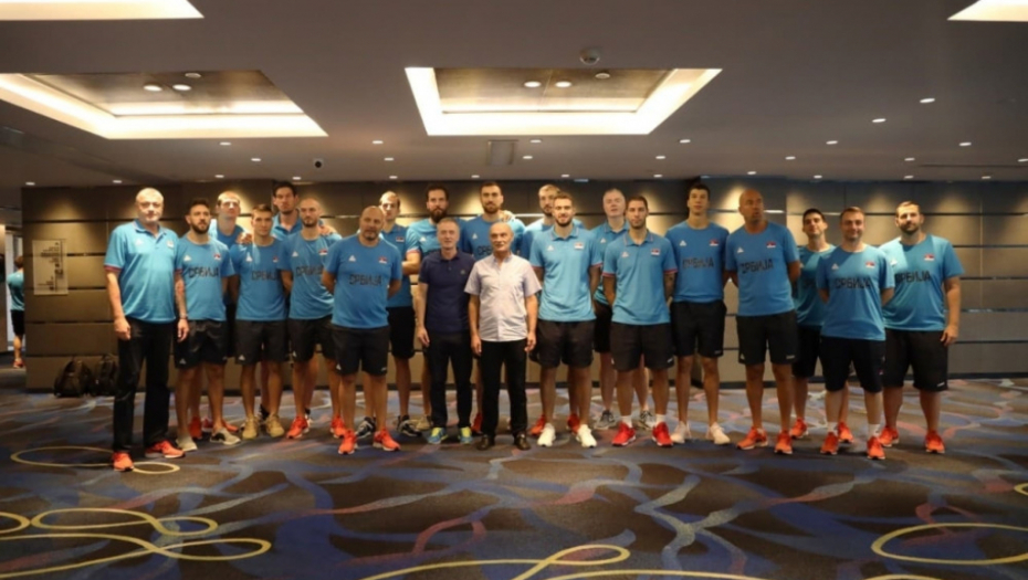 Košarkaši Srbije sa ambasadorom
