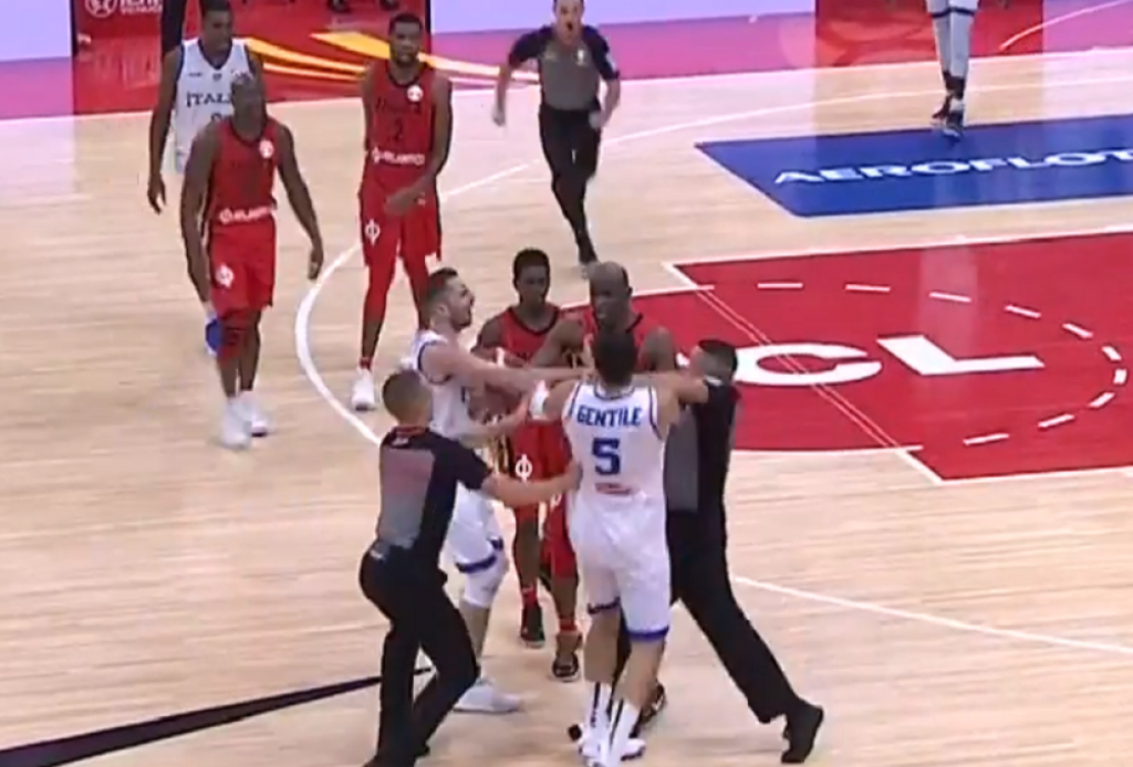 Tuča Italija - Angola