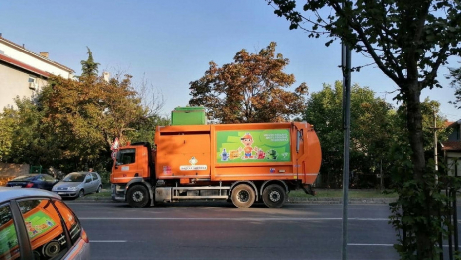 Ekološka poruka na vozilu gradske čistoće