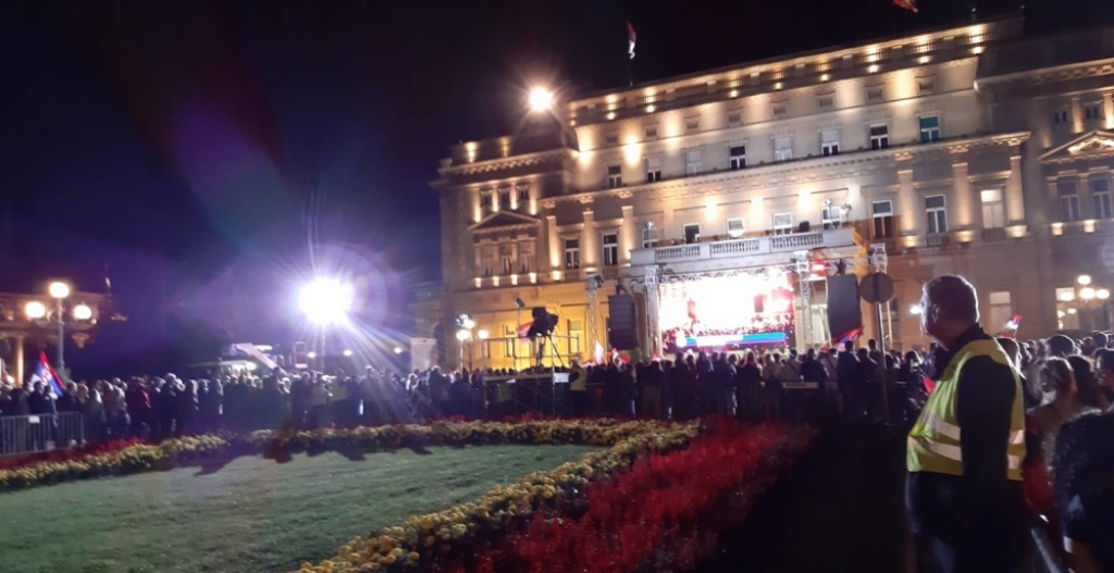 ispred skup&scaron;tine se uveliko čekaju odbojka&scaron;ice