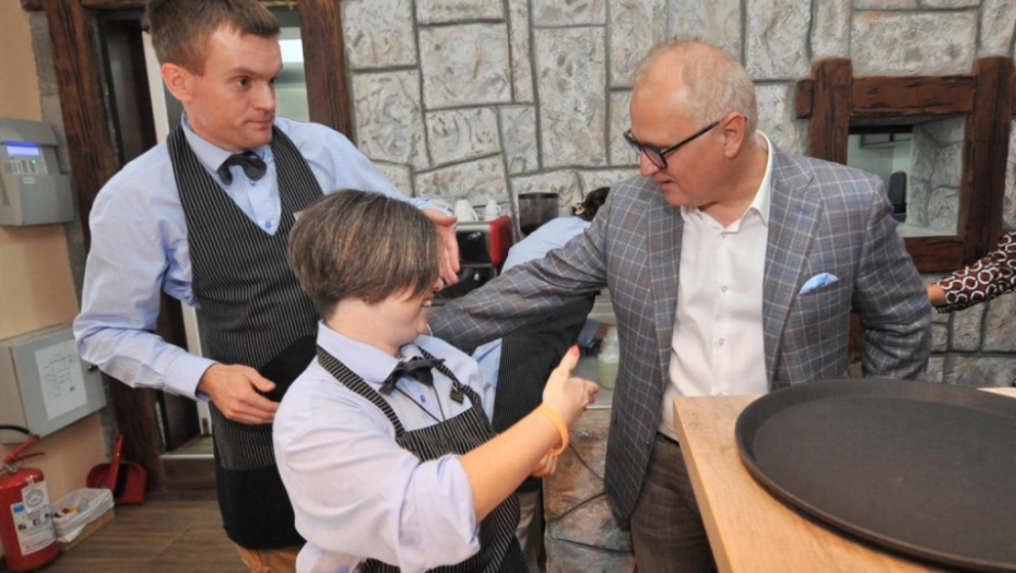 Goran Vesić, kafana, zvuci srca