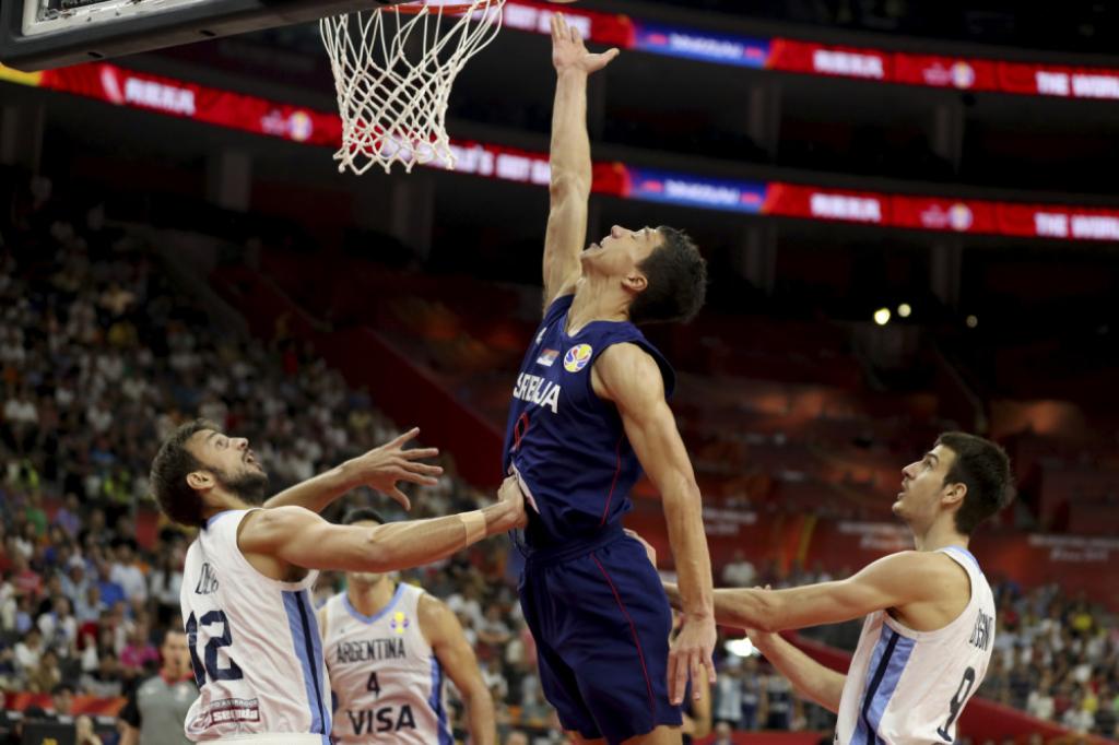 Vladimir Lučić protiv Argentine