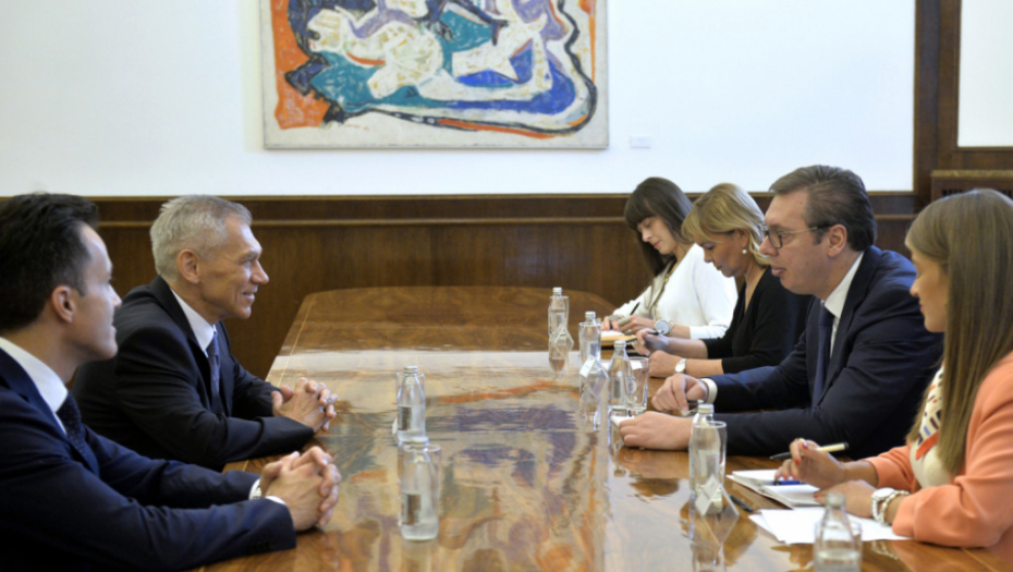 Aleksandar Vučić, Aleksandarr Bocan Harčenko