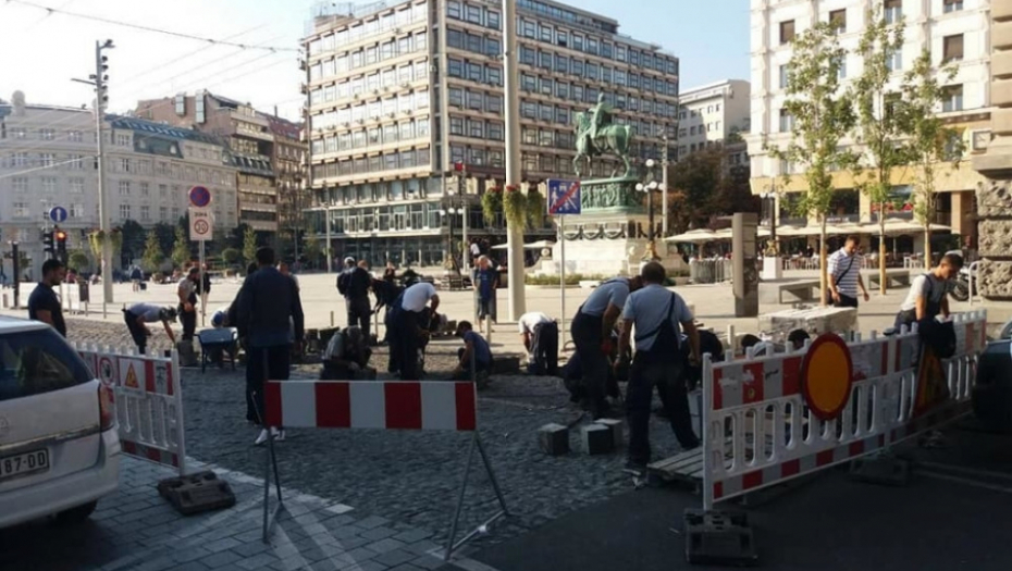 Goran Vesić, radovi, Trg republike