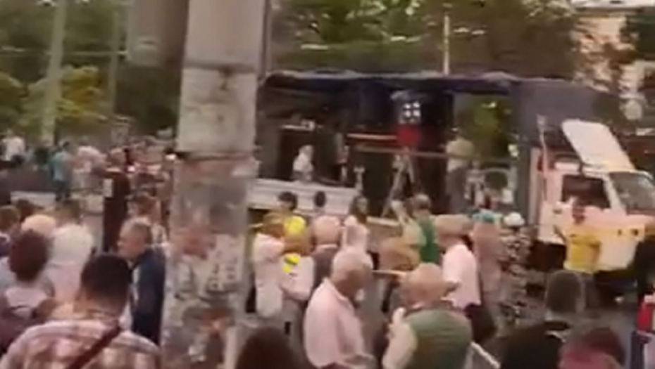 Protest ispred Rektorata