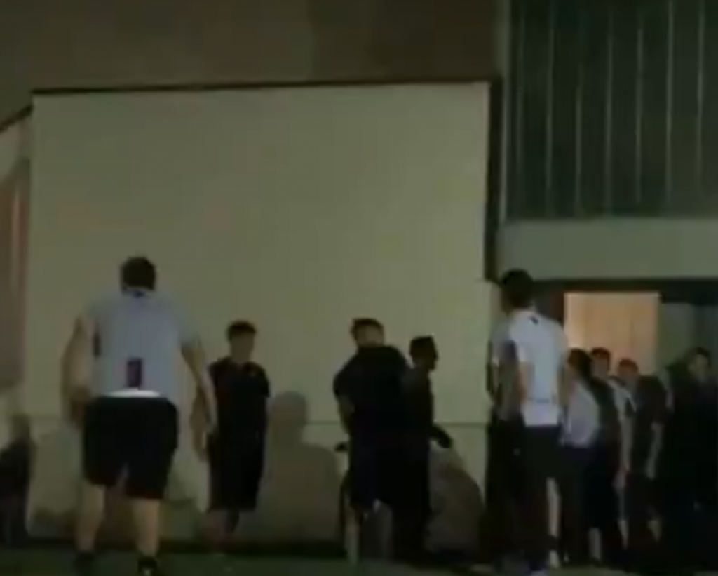 Igrači pevaju Siniši Mihajloviću