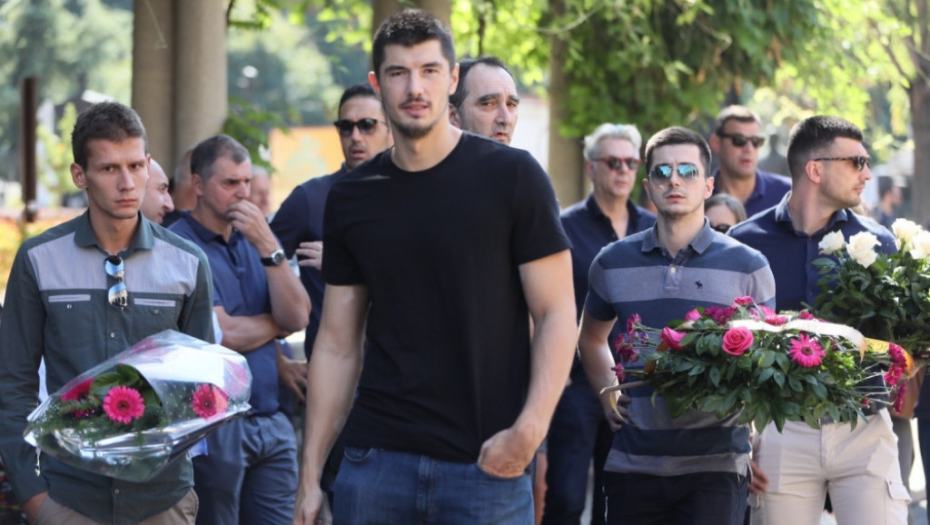 Sahrana majke Vasilija Micića