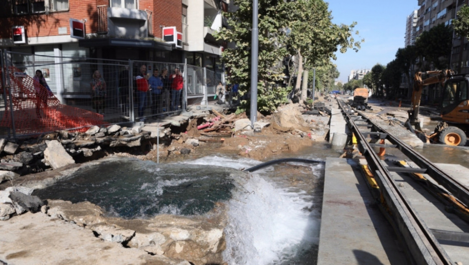 cev, vodovod, pucanje, Kraljica Marije