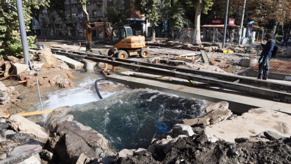 cev, vodovod, pucanje, Kraljica Marije