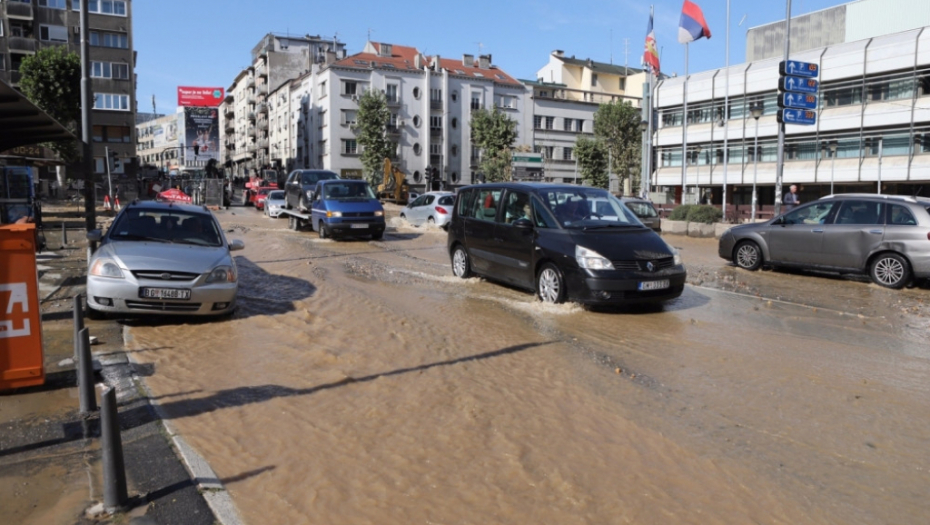 cev, vodovod, pucanje, Kraljica Marije
