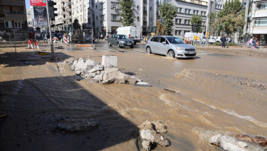 cev, vodovod, pucanje, Kraljica Marije