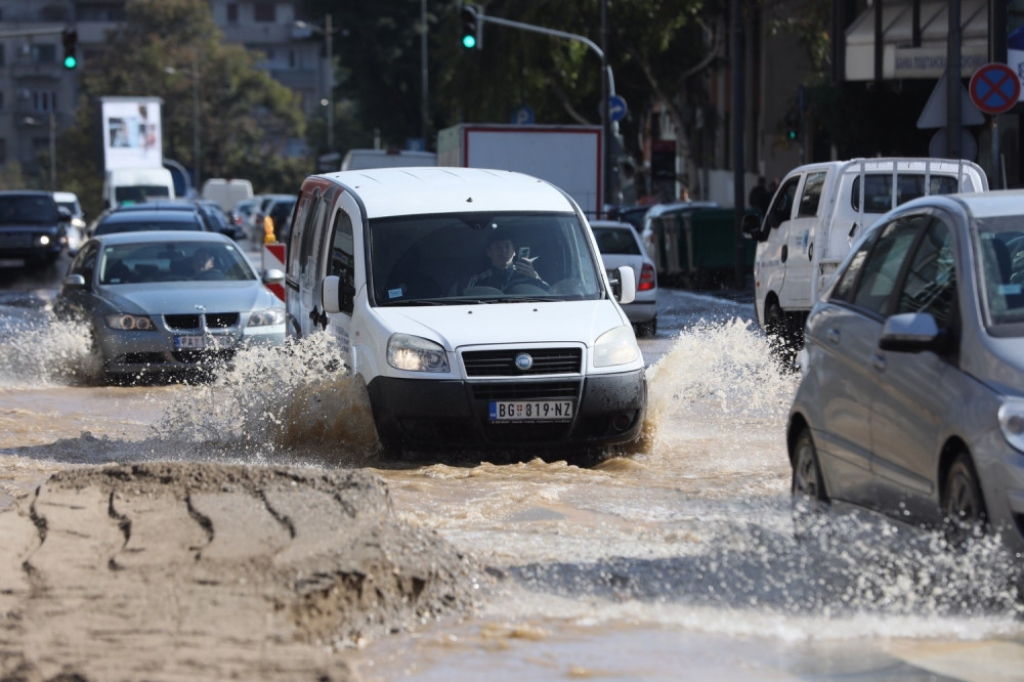 cev, vodovod, pucanje, Kraljica Marije