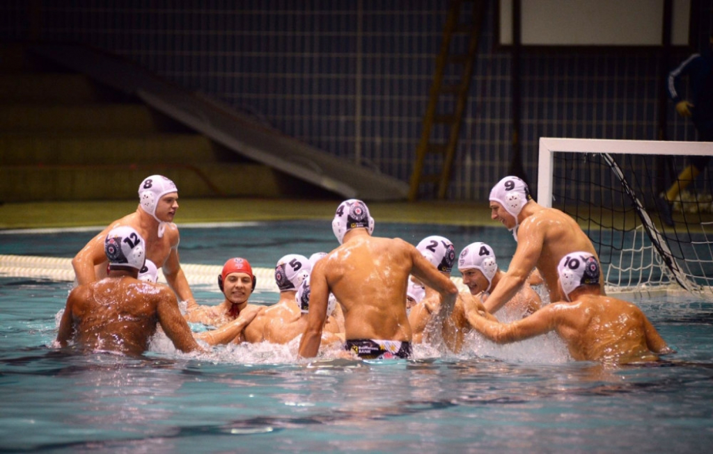 Vaterpolisti Partizana pred početak derbija