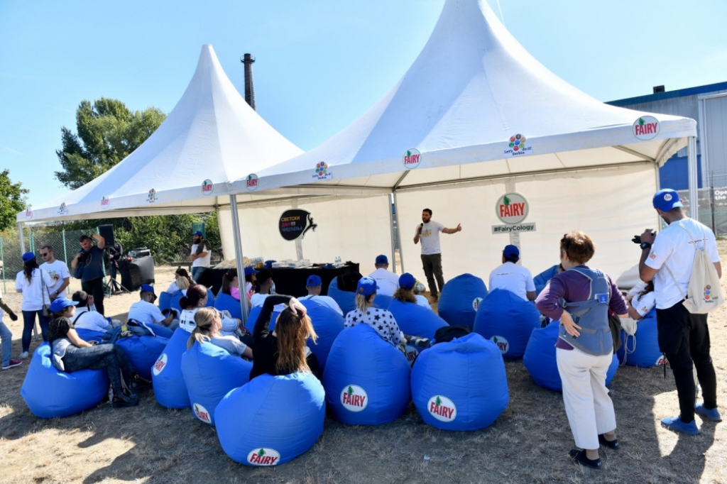 POZNATE LICNOSTI PODRZALE SVETSKI DAN CISCENJA