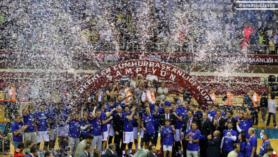 Efes pobednik Superkupa