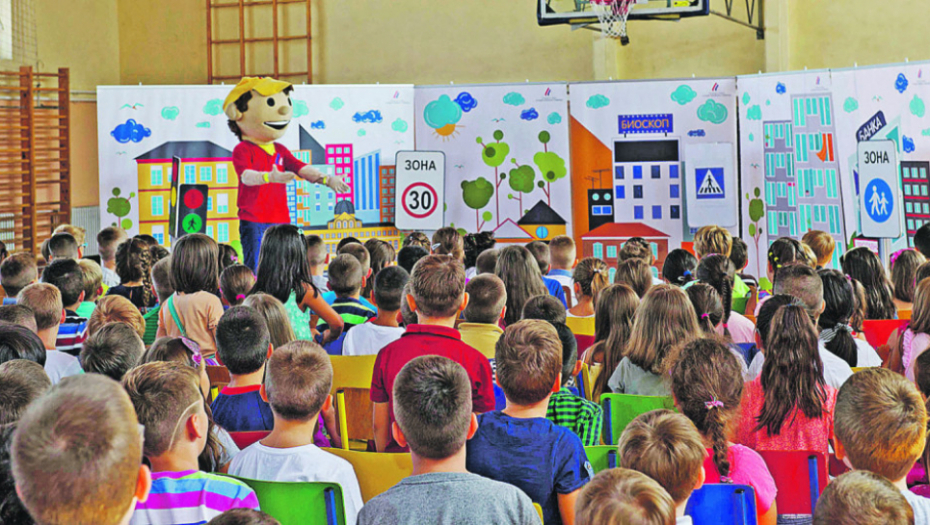 Osnovci OŠ &quot;Pavle Savić&quot;