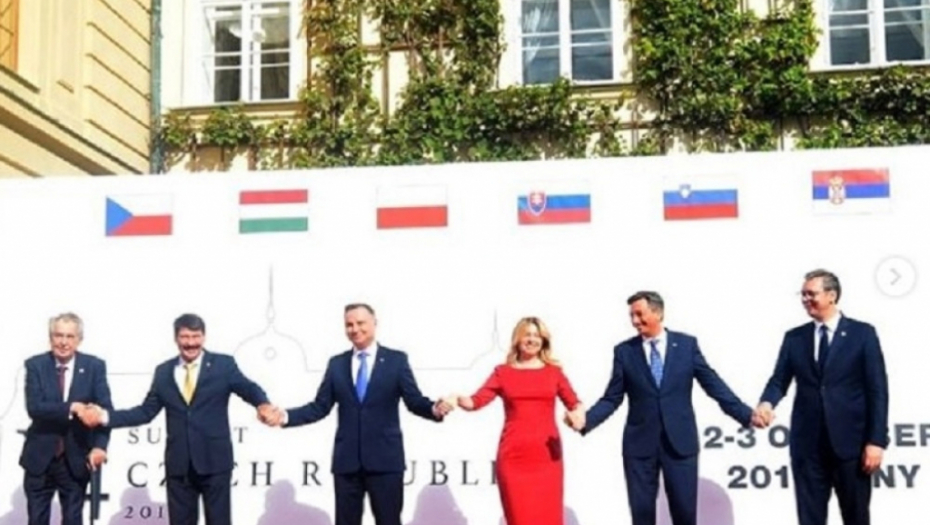 Aleksandar Vučić, Višegradska grupa,