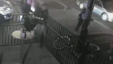 U stampedu napustili lokal