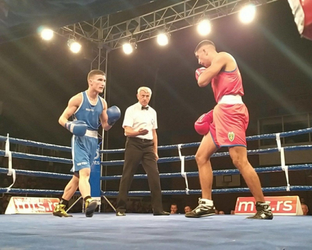 Bokseri Loznice i Naisus-a