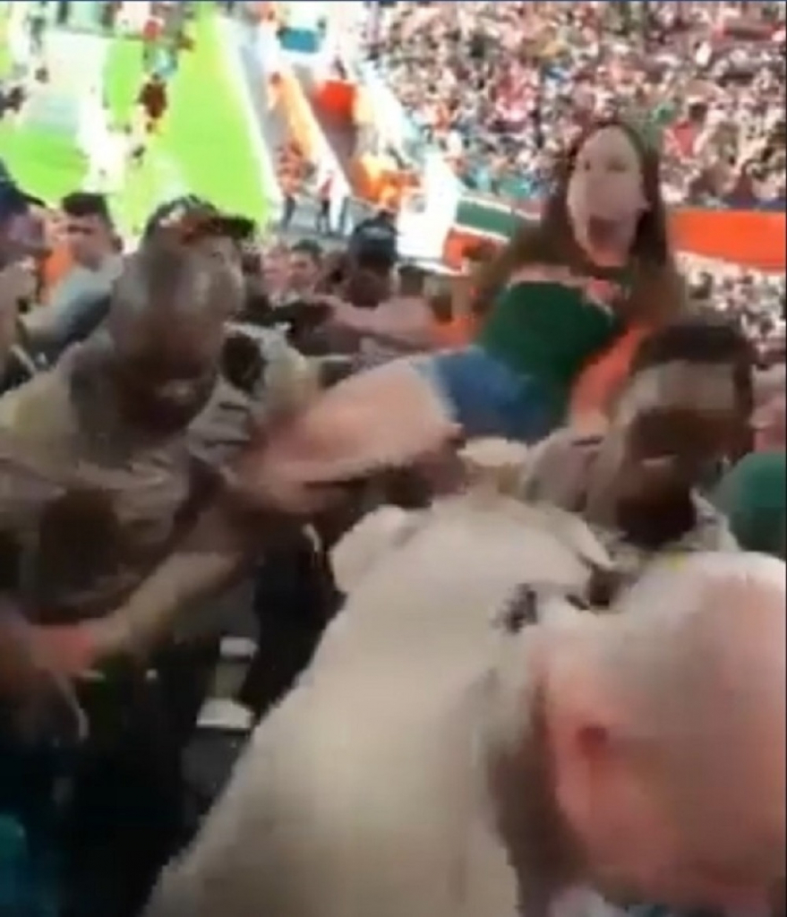 Izbacili devojku sa tribina