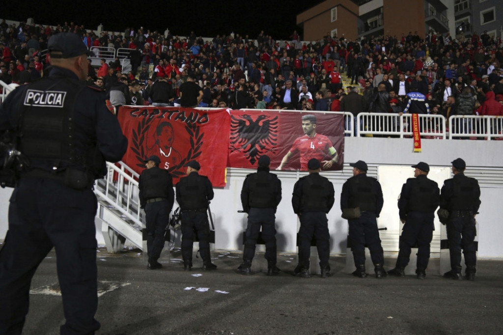Albanski navijači