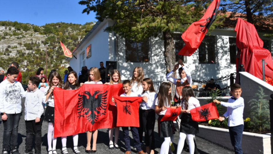 Albanci