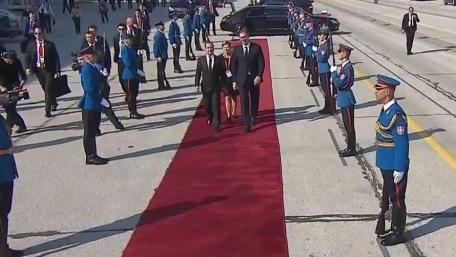 Aleksandar Vučić, Dmitrij Medvedev