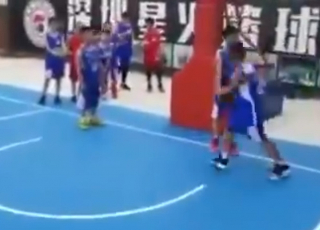 Srbin trenira Kineze