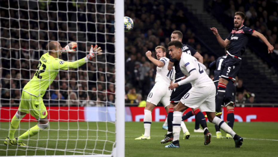 Totenhem - Crvena zvezda