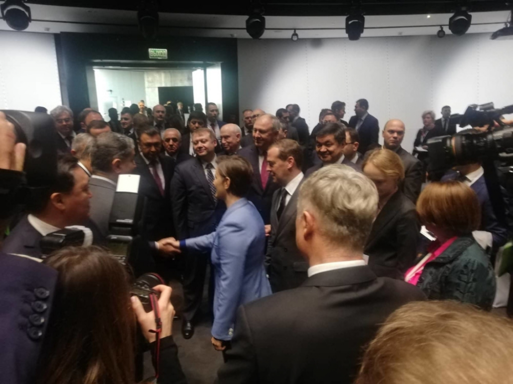 Ana Brnabić na ručku sa Medvedevim