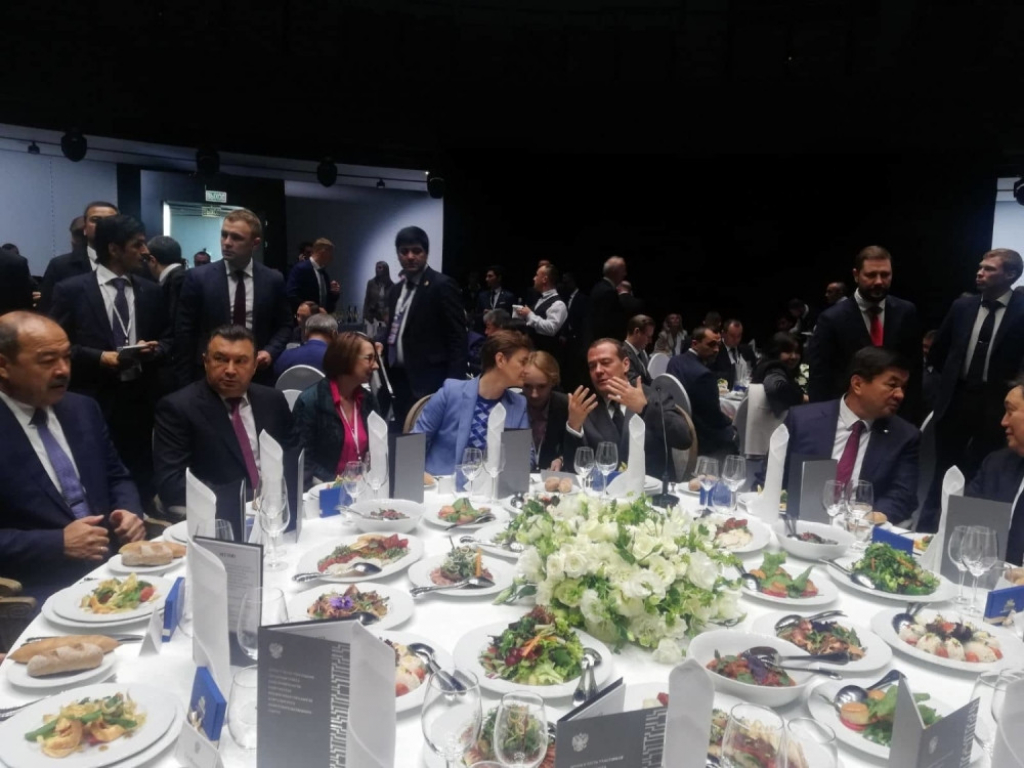 Ana Brnabić na ručku sa Medvedevim