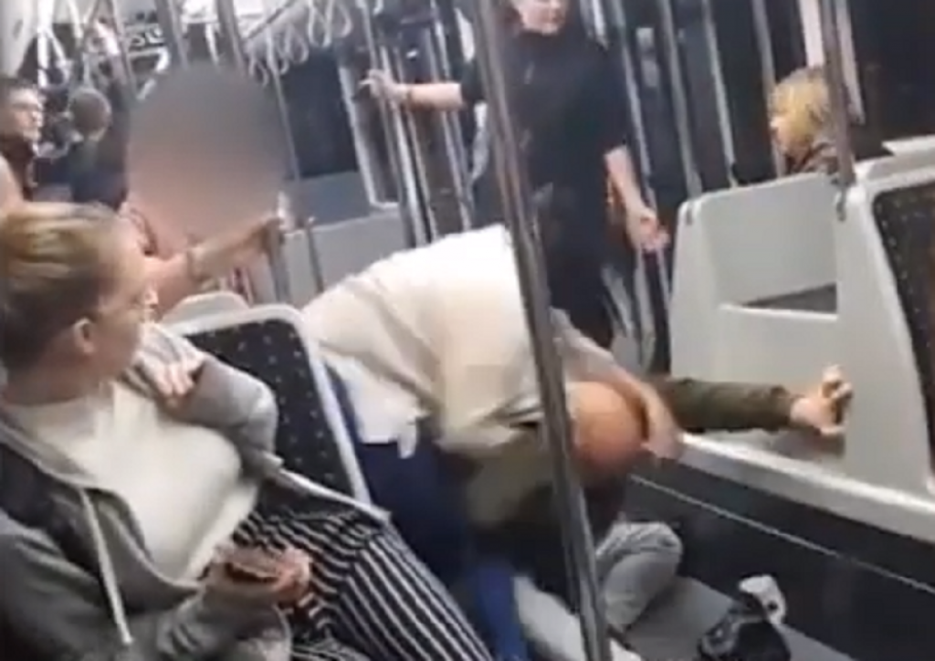 Tuča u autobusu