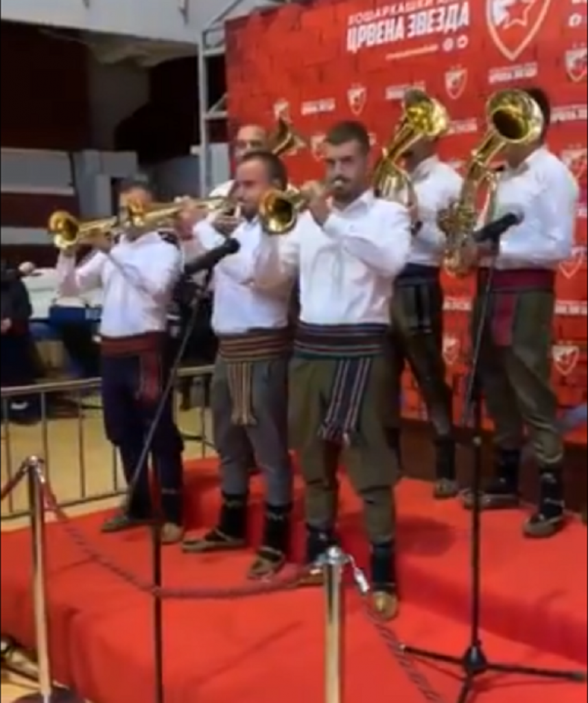 Crvena zvezda trubači