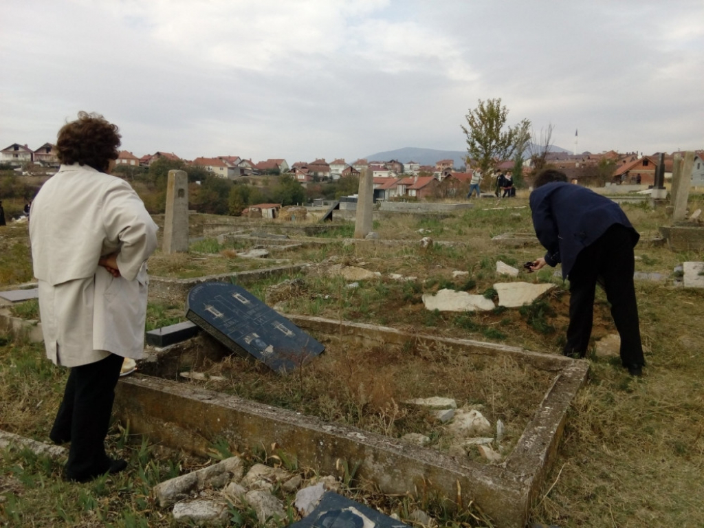 Pravoslavno groblje u Orahovcu