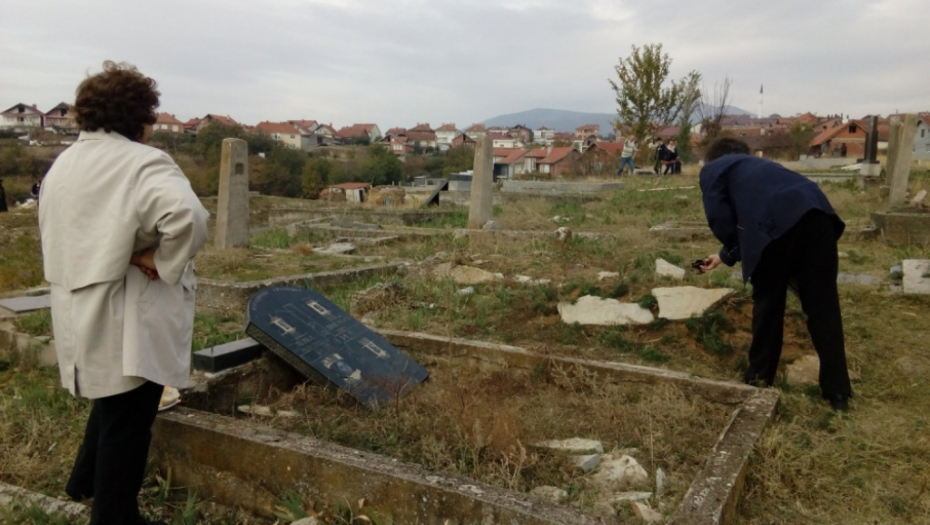 Pravoslavno groblje u Orahovcu