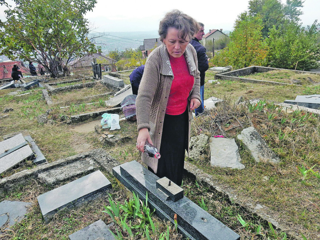 Pravoslavno groblje u Orahovcu