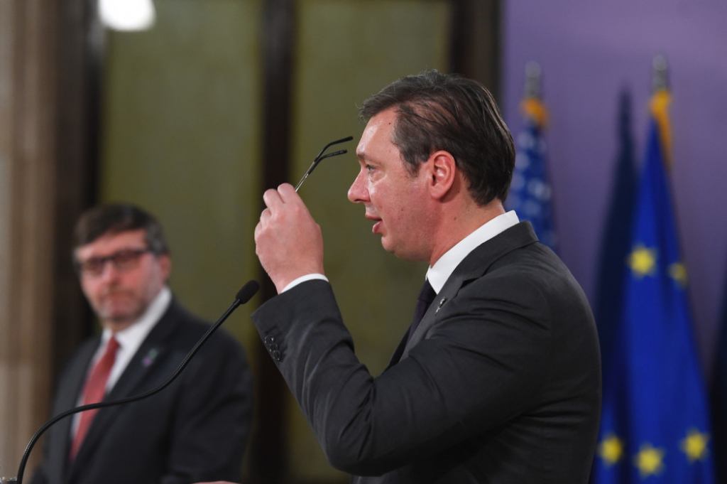 Aleksandar Vučić, Metju Palmer