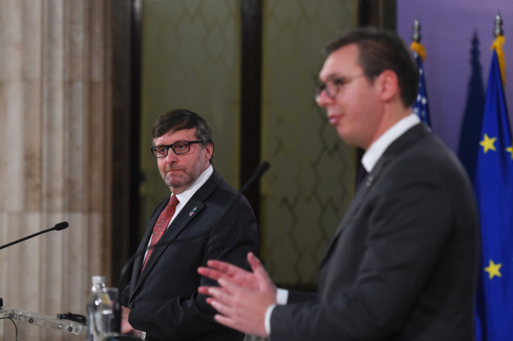 Aleksandar Vučić, Metju Palmer