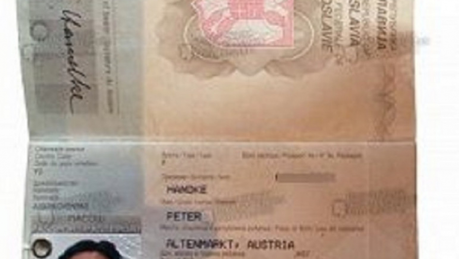 Jugoslovenski pasoš Petera Handkea