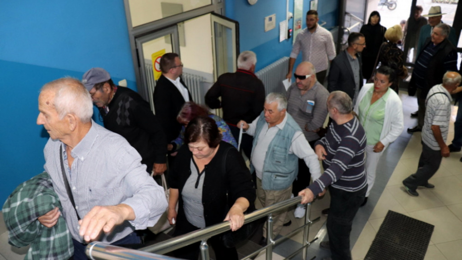 šetnja, penzioneri, građani